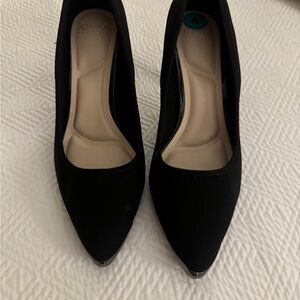 Like new black heels